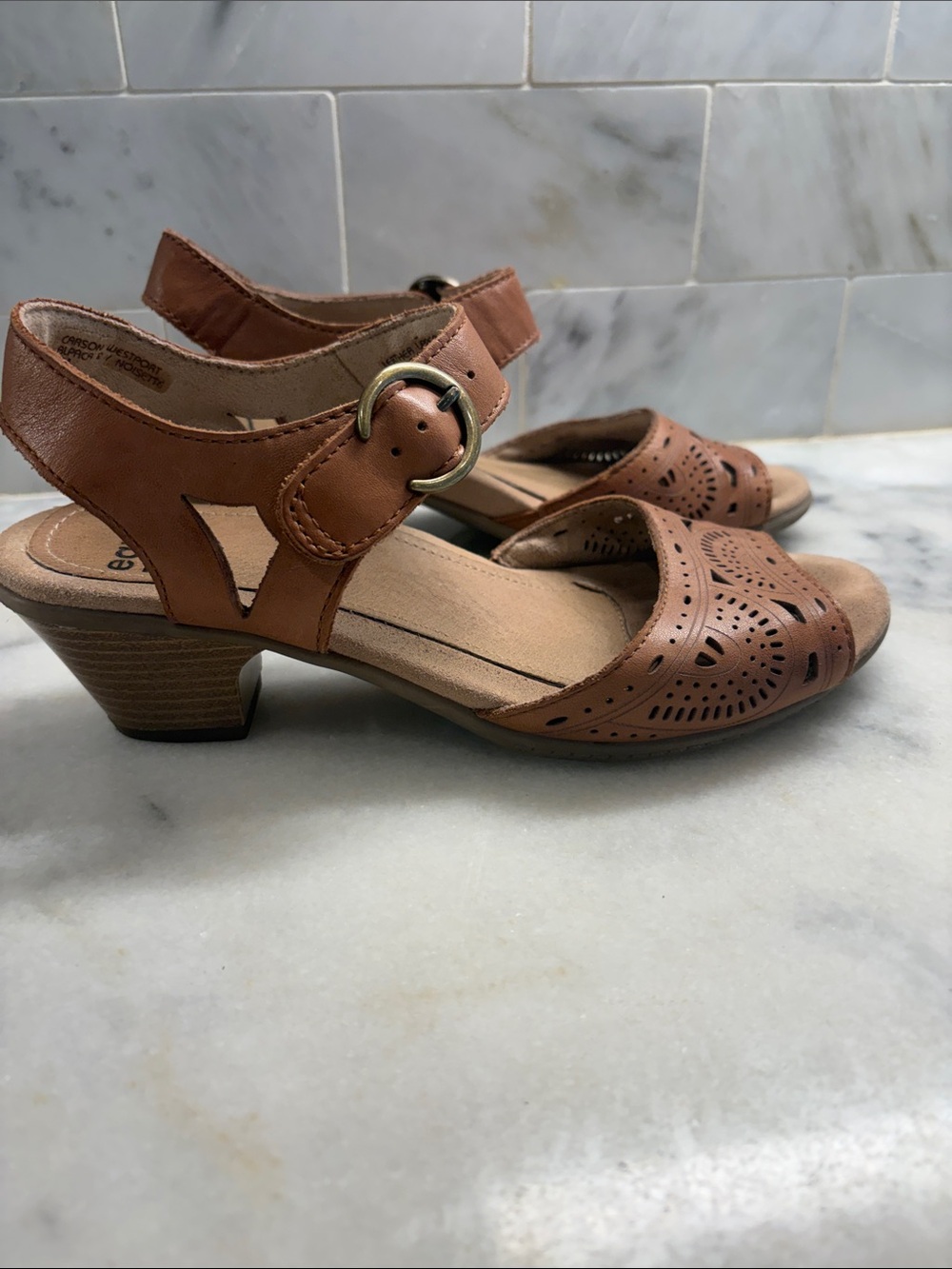 Earth- Camel color leather sandals